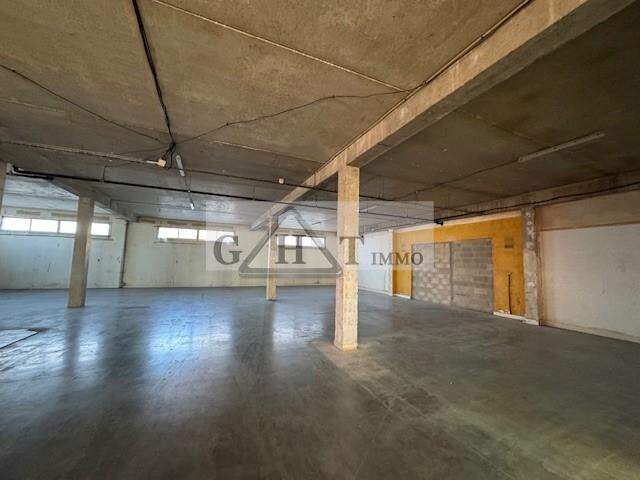 ENTREPOT 400M2 A LOUER NEUILLY PLAISANCE — photo du bien