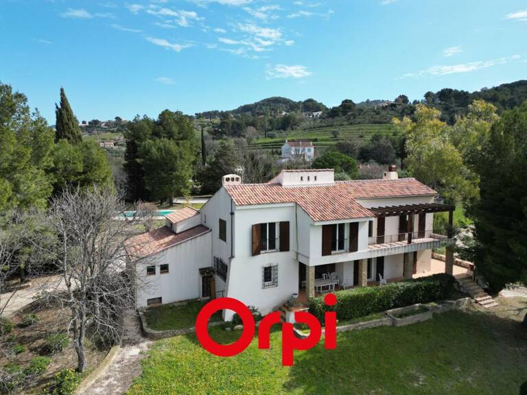 EXCLUSIVITÉ ORPI : Propriété de type 7 de 204 m² sur un beau terrain avec garage, piscine et pool house — photo 1