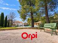 EXCLUSIVITÉ ORPI : Propriété de type 7 de 204 m² sur un beau terrain avec garage, piscine et pool house — photo 2