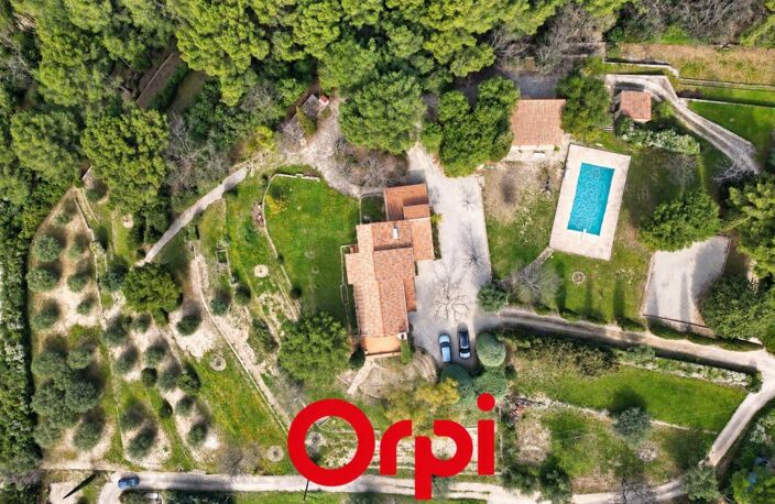 EXCLUSIVITÉ ORPI : Propriété de type 7 de 204 m² sur un beau terrain avec garage, piscine et pool house — photo 3