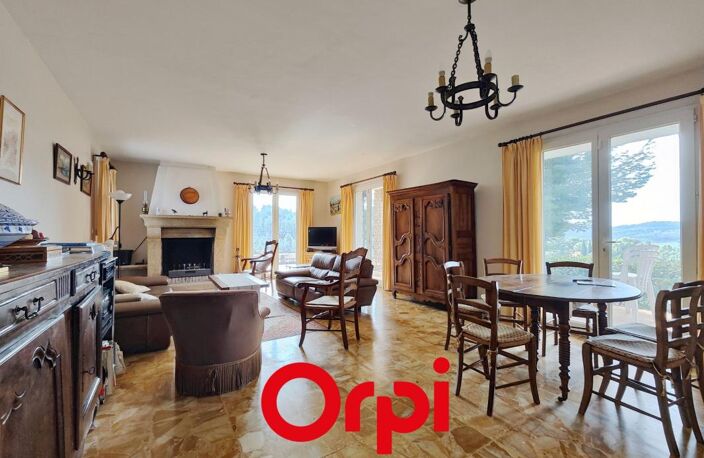 EXCLUSIVITÉ ORPI : Propriété de type 7 de 204 m² sur un beau terrain avec garage, piscine et pool house — photo 5