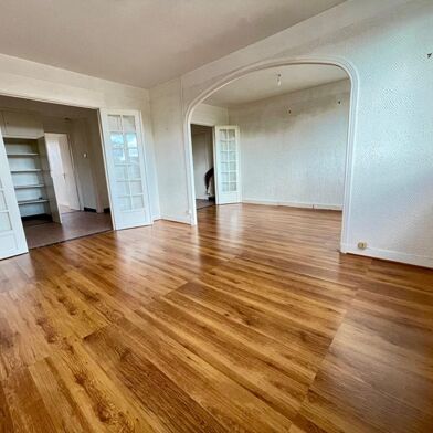 Appartement 5 pièces 147550 €