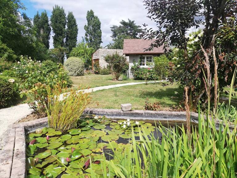 Belle bâtisse La Celle Les Bordes — photo 1