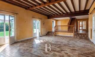 Maison 10 Pièces 296 m² à vendre à Saint-Genis-les-Ollières (69290)