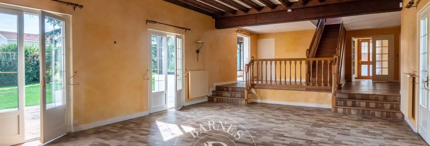 Maison 10 Pièces 296 m² à vendre à Saint-Genis-les-Ollières (69290)