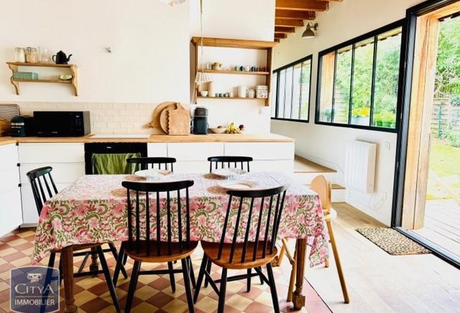 Vente maison 9 pièces 222 m² Poitiers (86000) — photo 1