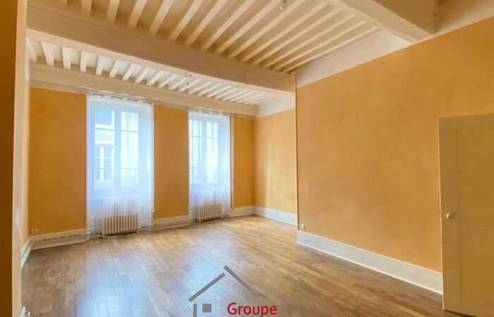 Maison 220 m² · à Cluny · 220 m² · 200 000 €