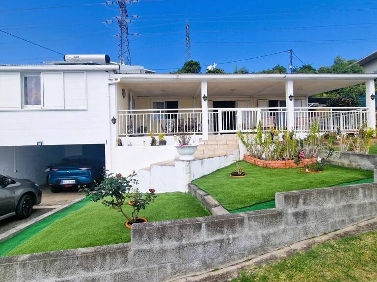 VILLA FAMILIALE SPACIEUSE BDN SAINTE-CLOTILDE — photo 1