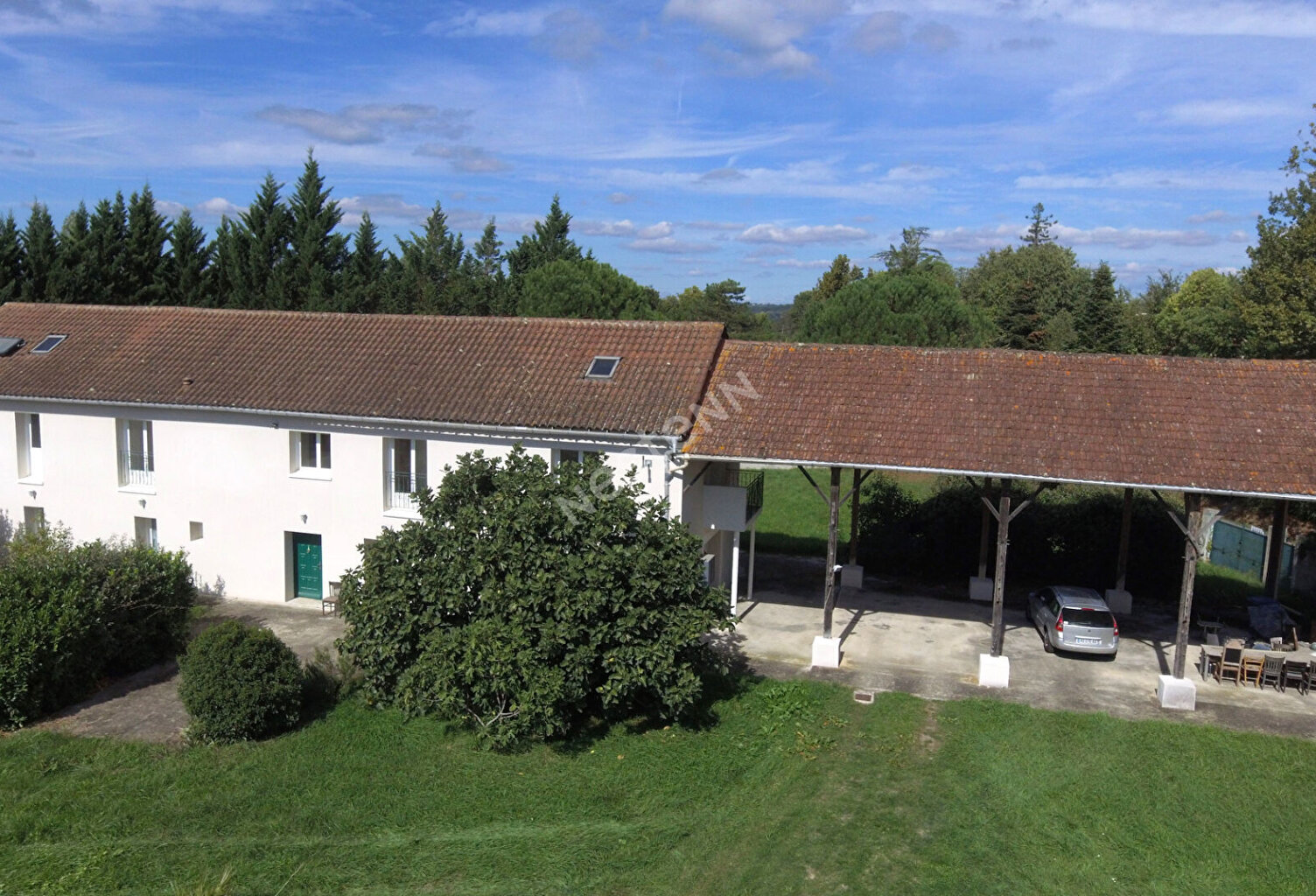 Grande maison récente de 320 m² sur un terrain de 2392 m2 avec partie constructible pour une seconde maison indépendante — photo 1