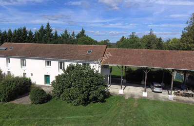 Grande maison récente de 320 m² sur un terrain de 2392 m2 avec partie constructible pour une seconde maison indépendante — photo du bien