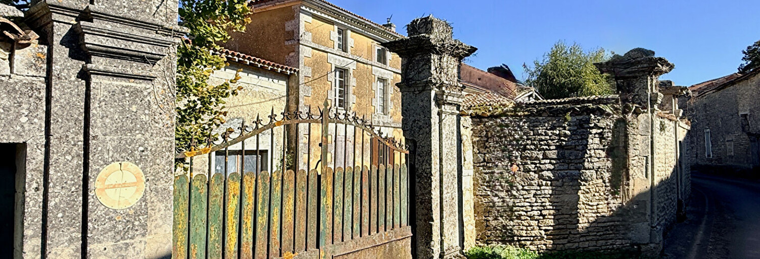 Maison 5 Pièces 150 m² à vendre à Saint-Amant-de-Nouère (16170)