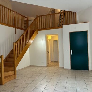 Maison 5 pièces 2981 €