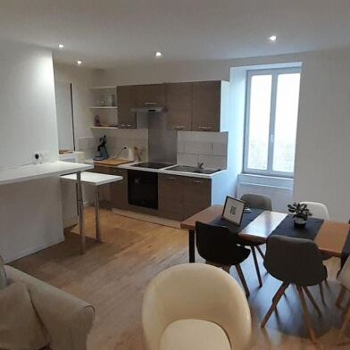 Appartement 3 pièces 710 €