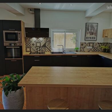 Maison 6 pièces 1450 €