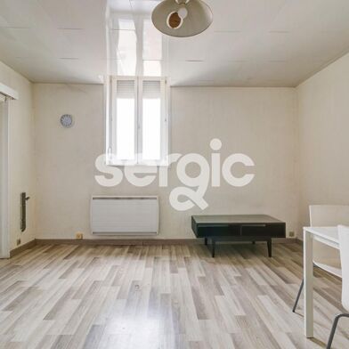 Appartement  77700 €