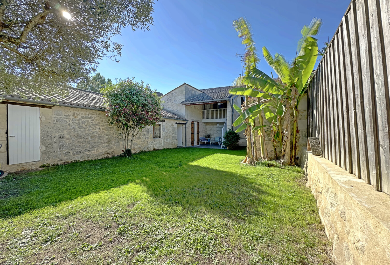 Maison en pierre - 4 chambres - double garage - piscine - 20 — photo 1