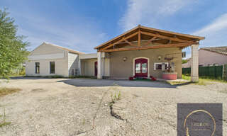 Commerce  800 m² à vendre à Beaucaire (30300)