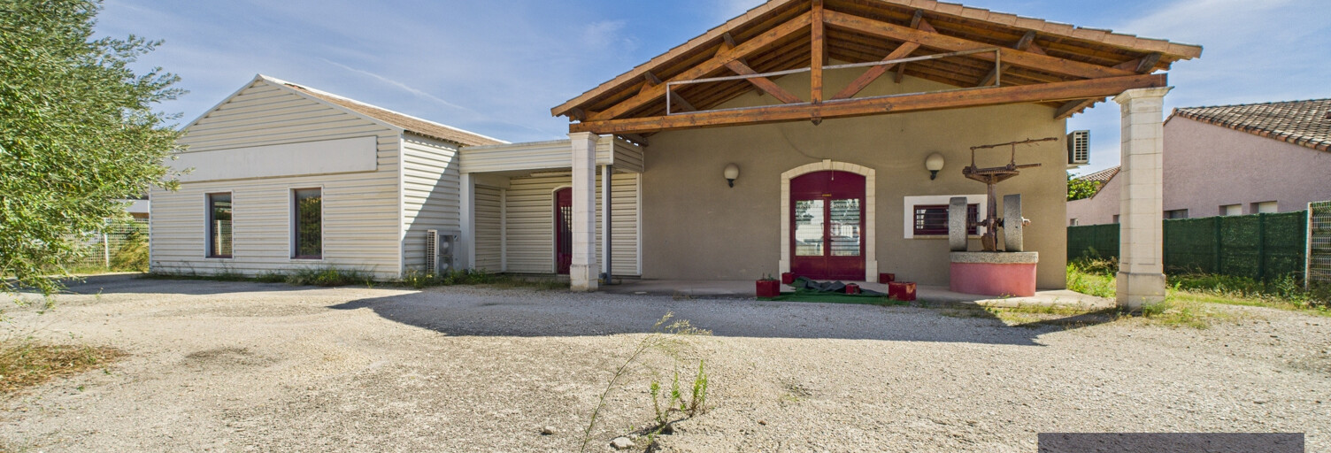 Commerce  800 m² à vendre à Beaucaire (30300)