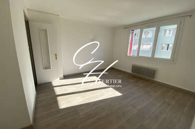 Appartement 4 pièces 725 €