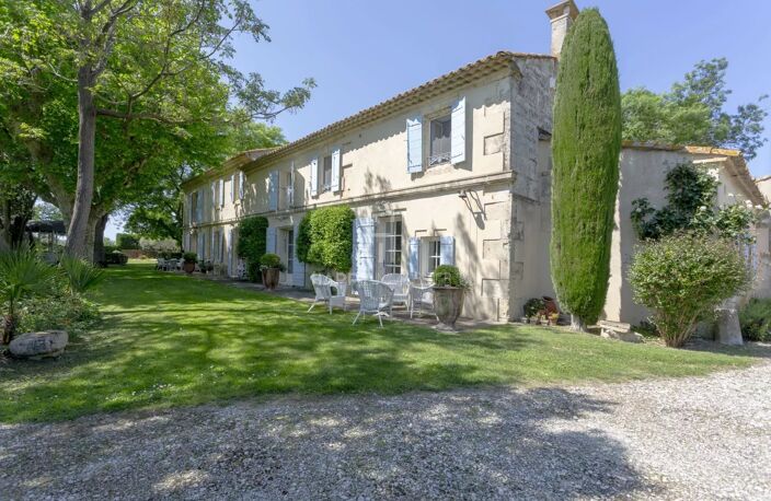 Propriété de caractère située entre Arles et les Alpilles avec un parc verdoyant.... — photo 5