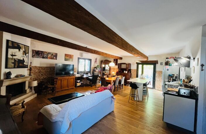 Baziège, bel appartement de caractère rénové avec terrasses — photo 4