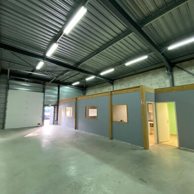 Local industriel  1436 €