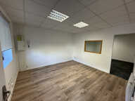 Local Entrepôt et Bureaux - CHARLY — photo 3