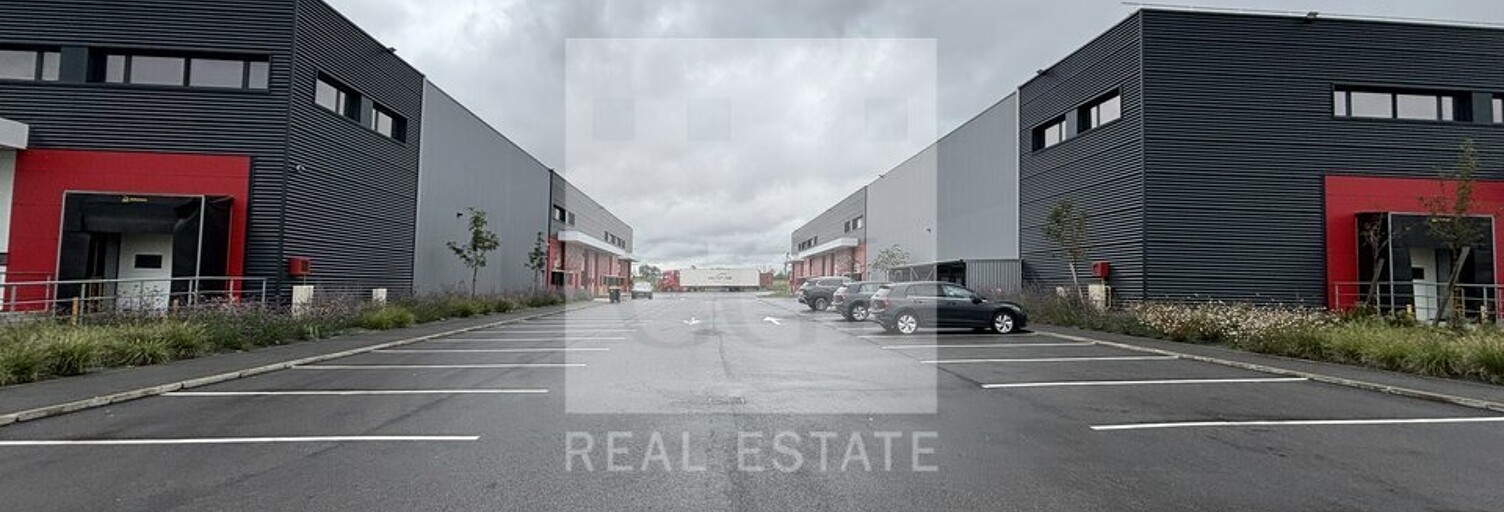 Commerce  5744 m² à louer à Heyrieux (38540)