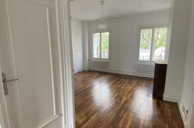 Appartement 3 pièces 700 €