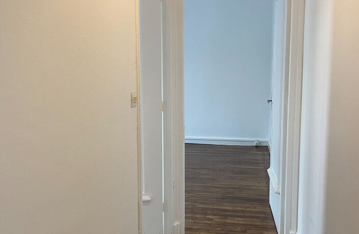 RUE D AIGUILLON - 3 PIECES — photo 3