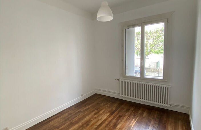 RUE D AIGUILLON - 3 PIECES — photo 5