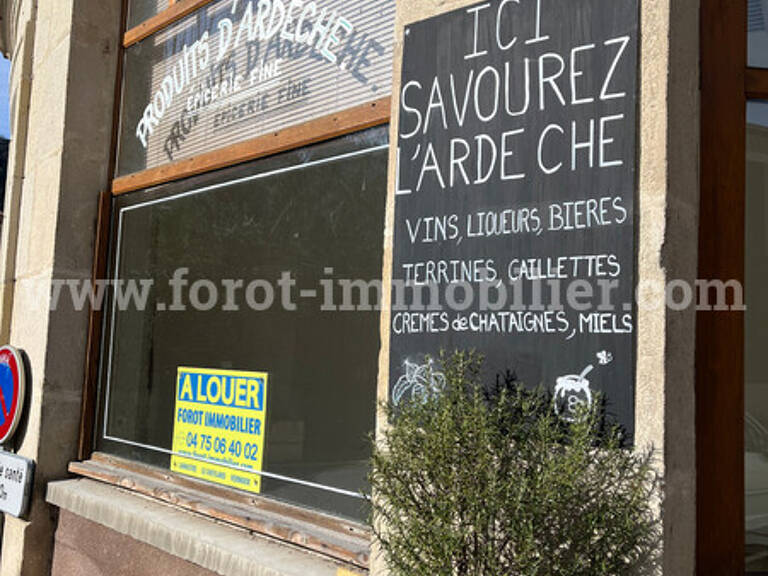 local commercial — photo 1