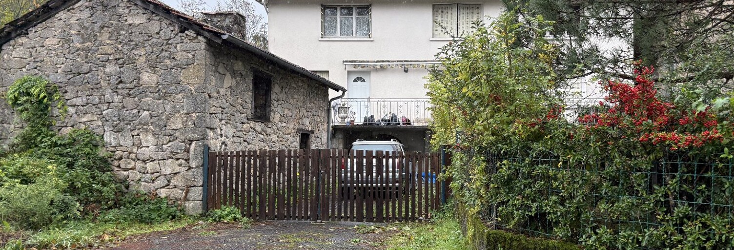 Maison 9 Pièces 190 m² à vendre à Saint-Mamet-la-Salvetat (15220)