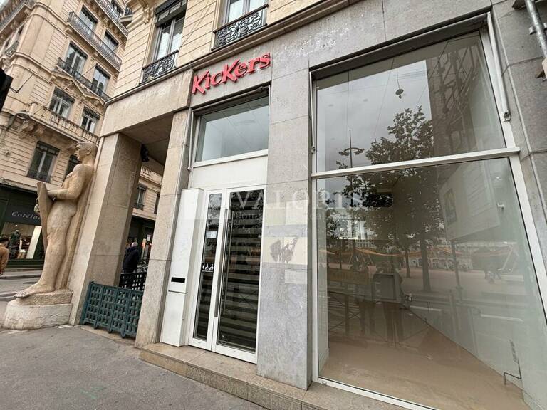 à LOUER — photo 1