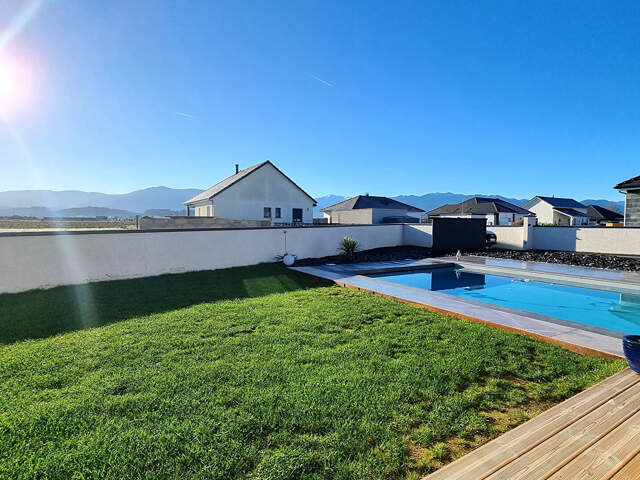 Superbe contemporaine 2022 de plain pied vue Pyrénées — photo du bien