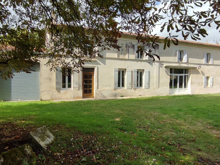 Maison Charentaise de caractère — photo 1