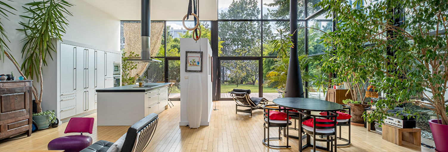 Maison 9 Pièces 250 m² à vendre à Tassin-la-Demi-Lune (69160)