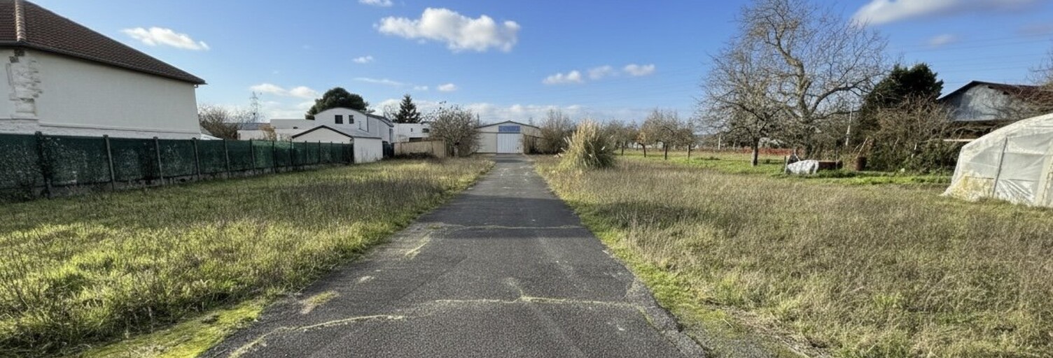 Terrain  3225 m² à vendre à Saint-Cyr-sur-Loire (37540)