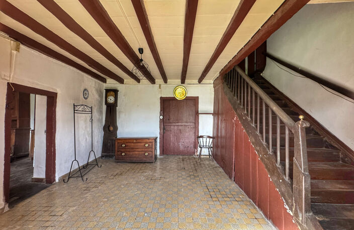 Maison avec dépendances à rénover — photo 3