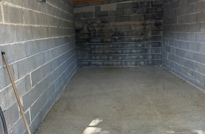 Garage — photo 2