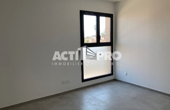Bureaux à louer — photo 2