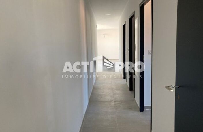 Bureaux à louer — photo 3