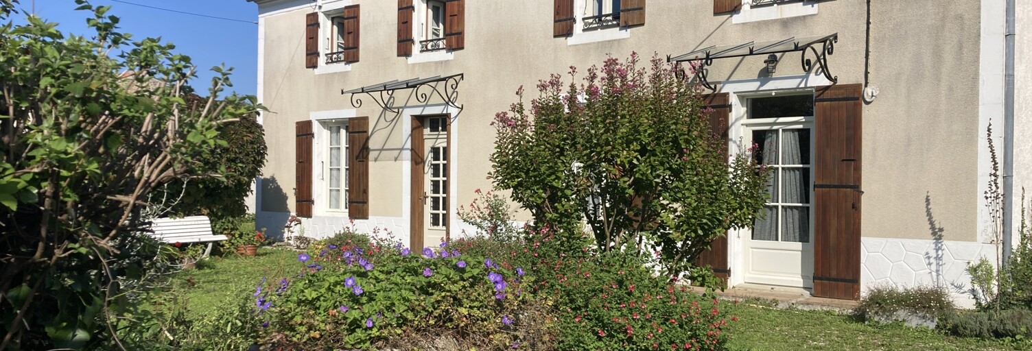 Maison 5 Pièces 137 m² à vendre à Puyrolland (17380)