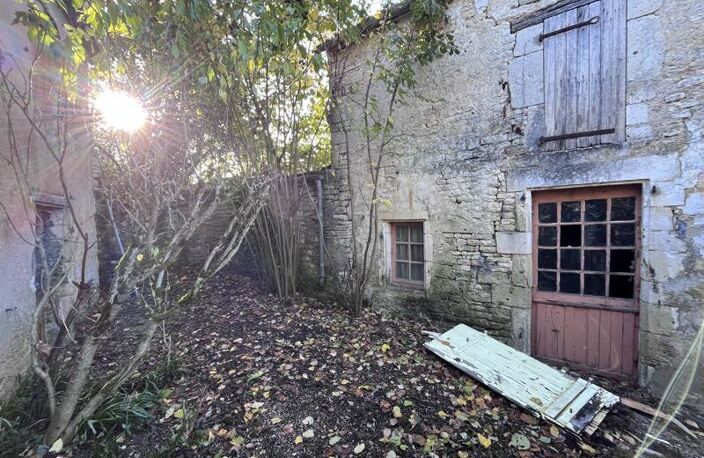 Maison en pierre de 3 pièces principales — photo 2