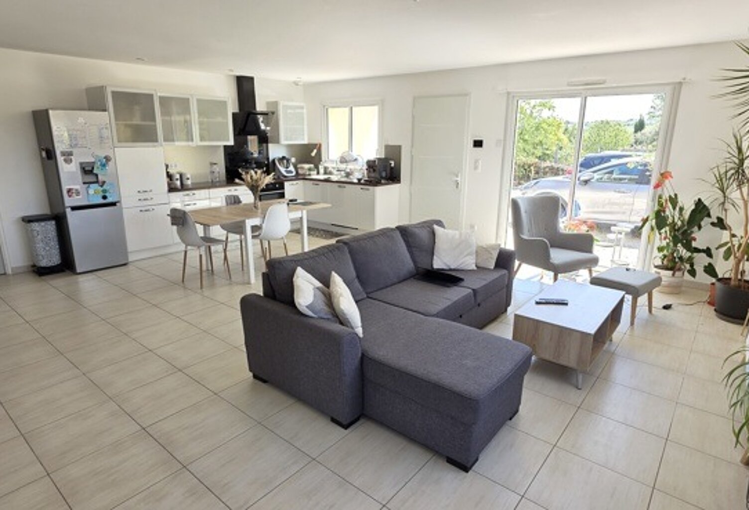 Contemporaine de 5 pièces principales — photo 1