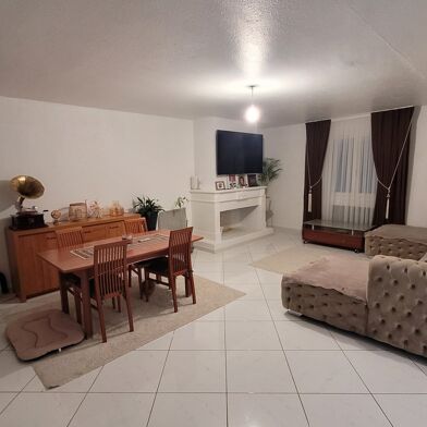 Appartement 4 pièces 220000 €