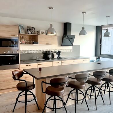 Appartement 5 pièces 164000 €