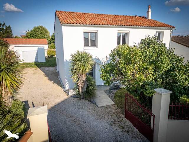 Maison 6 pièces 142 m² à Chauray — photo du bien