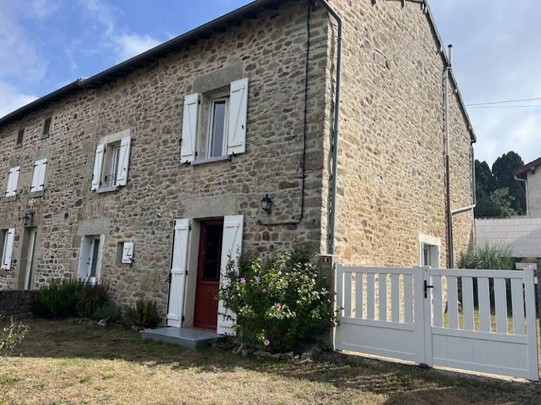 Maison en pierre de 3 pièces principales — photo 1