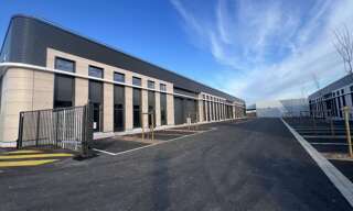 Commerce  454 m² à louer à Gallargues-le-Montueux (30660)